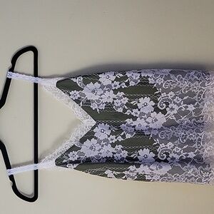 Express Women's Green Cream Lace Camisole Top Sz SM NWT $17